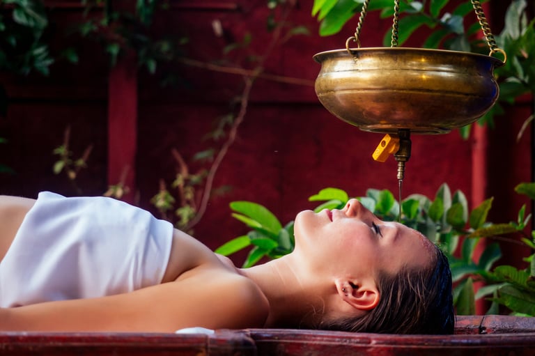 Ayurveda massage shirodhara treatment in India salon